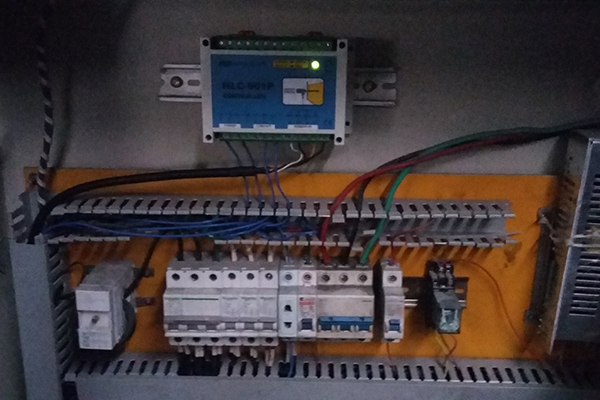 Install vibration sensing devices for old model equipment